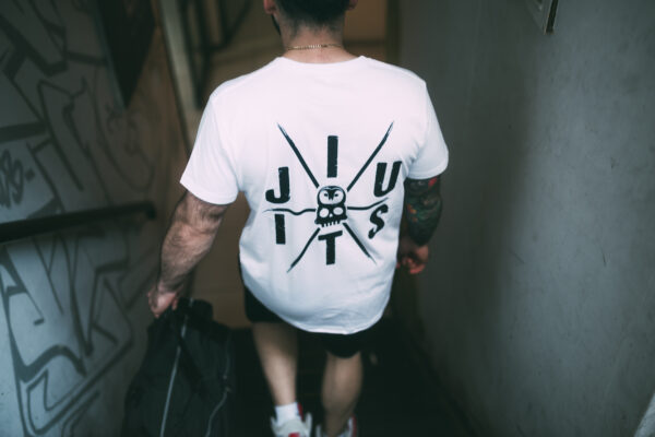 Polera blanca con mangas - BJJ