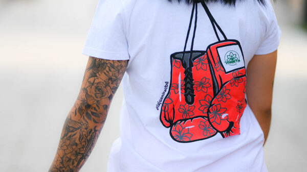 Polera blanca con mangas Unisex - Guantes Boxeo - Imagen 5